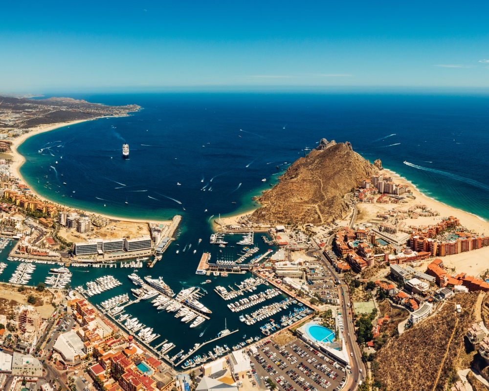 The Bay of Cabo San Lucas: A Water Sports and Beach Paradise